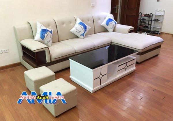 Mẫu sofa phòng khách với chất liệu da màu kem nổi bật SFD157