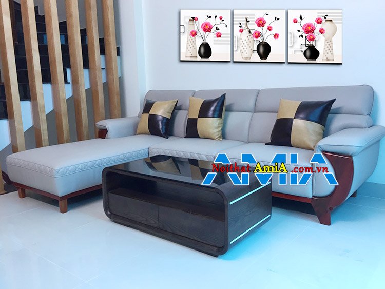 Hình ảnh ghế sofa góc cho phòng khách nhà ống có cầu thang