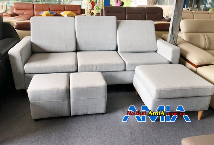 Ghế sofa văng đẹp tại cửa hàng phong thủy