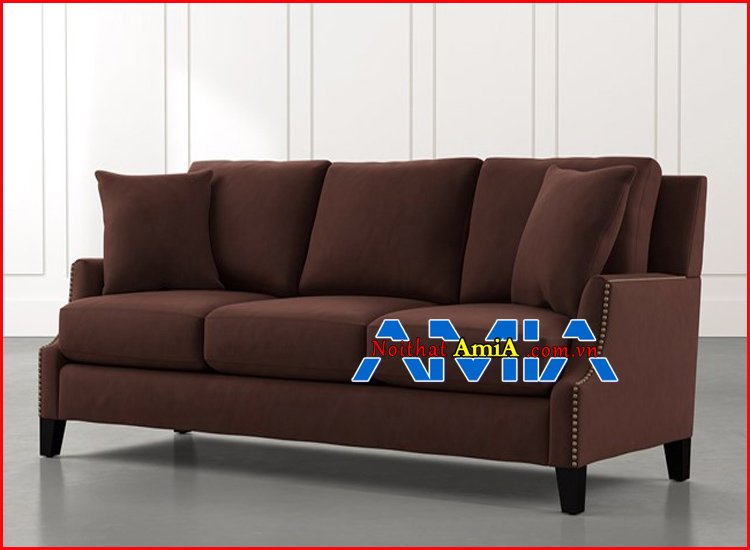 Hình ảnh ghế sofa màu nâu đỏ bọc nỉ đẹp 3 chỗ ngồi