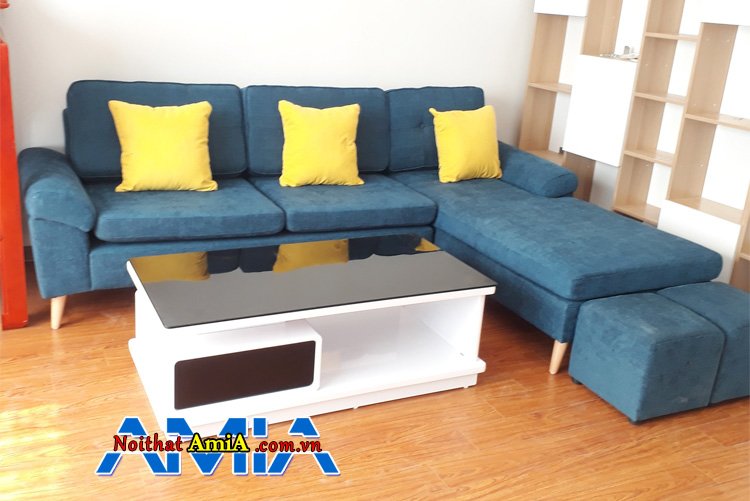 Sofa màu xanh dương thiết kế dạng góc chữ l cho phòng khách liền mạch, rộng rãi, đẹp hơn