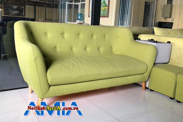 Sofa văng dài màu xanh lá cây tại xưởng