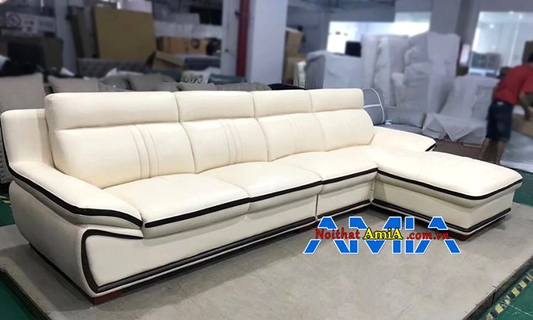 AmiA đang gia công bộ ghế sofa da phòng khách tại xưởng AmiA