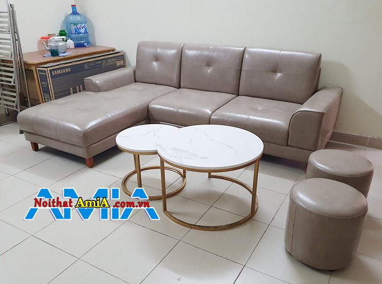 sofa da góc giá rẻ kết hợp bàn trà tròn hiện đại