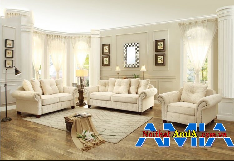 Hình ảnh nội thất phòng khách có sofa tân cổ điển